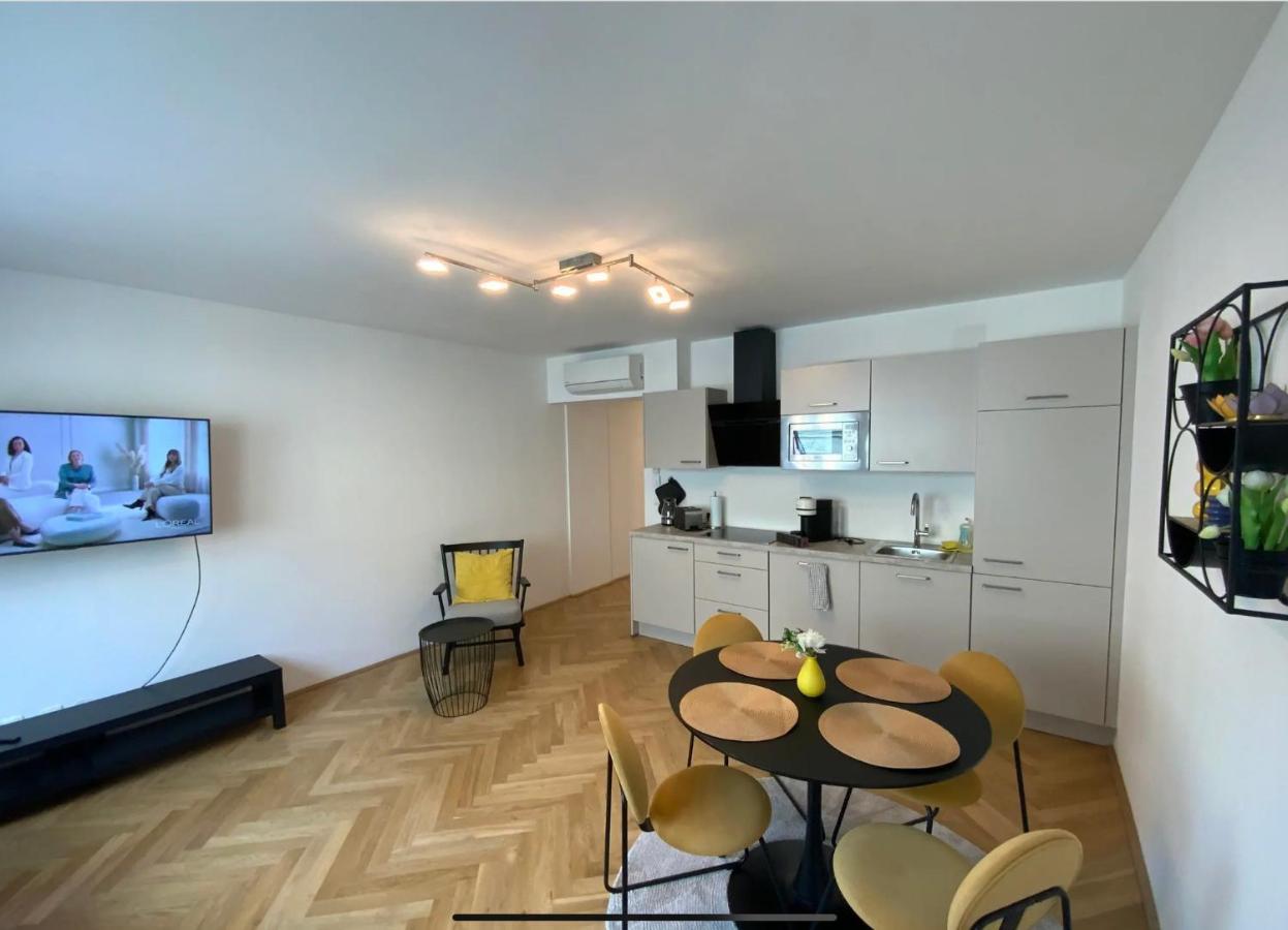 Freshly Renovated Apartment In Trendy Area L Hg21 Wien Eksteriør billede